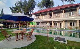 Villa Batu Tua Puncak RedPartner